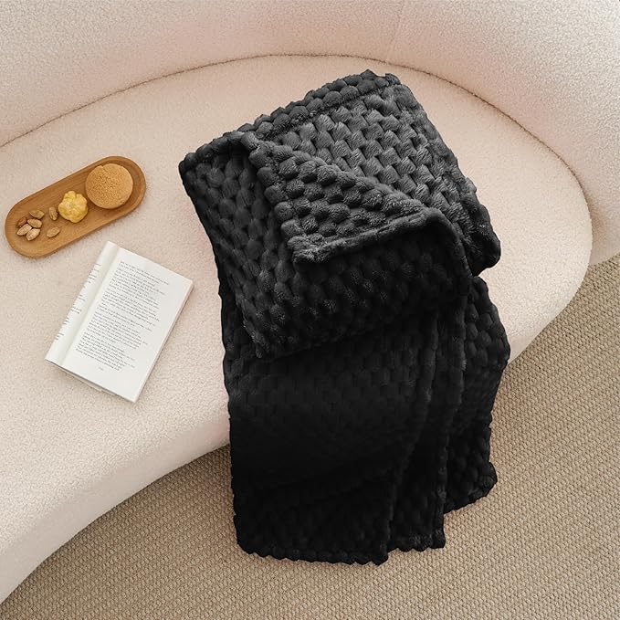 BEDELITE Fleece Blanket - 3D Jacquard Decorative Black Queen Size Blankets for Bed, Soft and Cozy Warm Plush Fluffy Blanket All Seasons Suitable, 90x90Inches