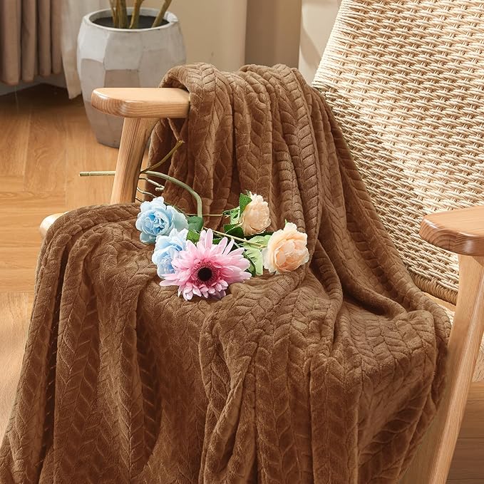 inhand Chocolate Brown Fleece Throw Blanket for Couch, Super Soft Flannel Blanket, Lightweight Fuzzy Blankets Sofa Bed Office, Washable Cozy Plush Fleece Blankets&Throw for All Season(50x60 Inches)
