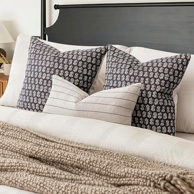 Foindtower Set of 2 Decorative Neutral Floral Print Throw Pillow Covers Vintage Accent Farmhouse Cushion Covers Boho Home Decor for Sofa Couch Chair Bedroom Living Room,18×18 Inch,Black