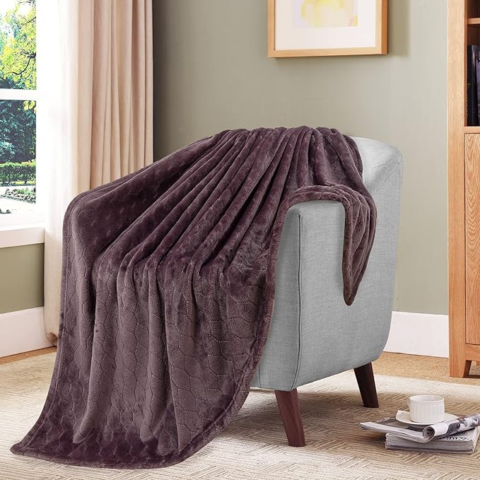 TOONOW Fleece Bed Blanket King Size 90x108 inches , Super Soft Fluffy Fuzzy Plush Blanket Geometric Pattern Cozy Microfiber Flannel Blankets for Couch, Bed, Sofa, Purple