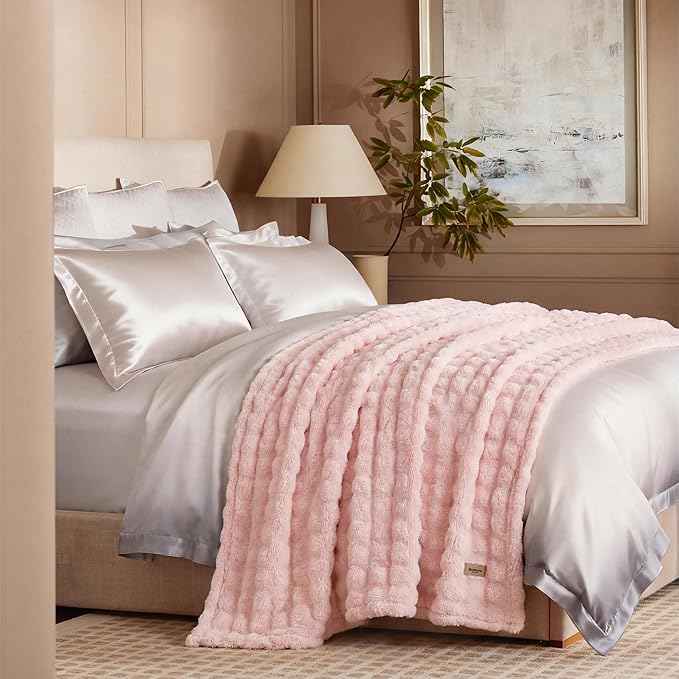 Bedsure 3D Fleece Bubble Blanket - GentleSoft Pink King Blanket for Bed Sofa Girls Room Decor - Luxury Soft Cozy Spring Gifts for Kids Girls, Lightweight, Crystal Pink, 108"×90"