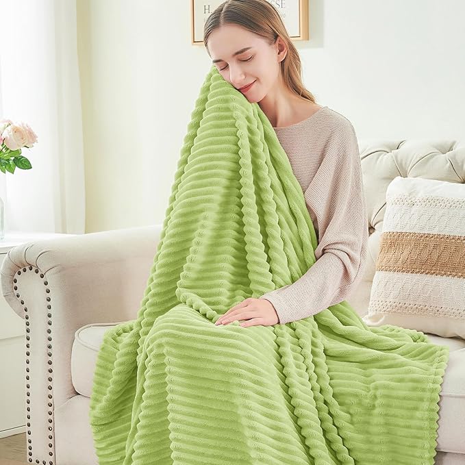 BEDELITE Fleece Throw Blanket for Couch – 3D Ribbed Jacquard Soft and Warm Decorative Fuzzy Blanket – Cozy, Fluffy, Plush Lightweight Cream Lime Throw Blankets for Bed, Sofa, 50x60 inches