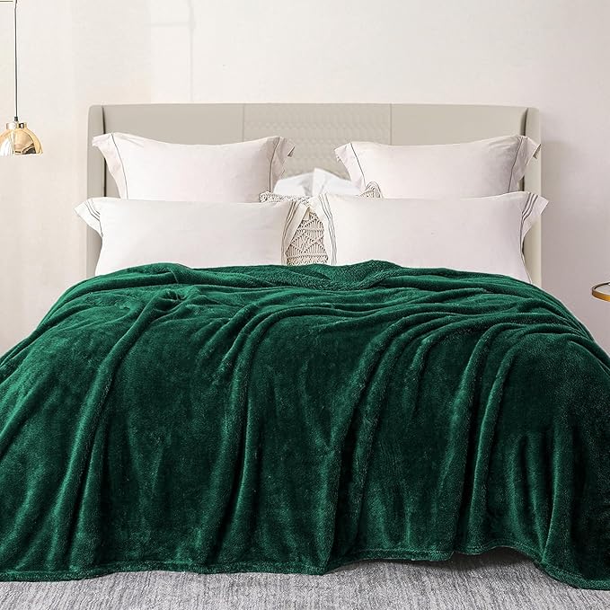 Exclusivo Mezcla Plush Fuzzy Fleece Bed Blanket Queen Size, Super Soft, Fluffy and Warm Blankets for Couch, Bed, All Season (Forest Green, 90x90 inches)