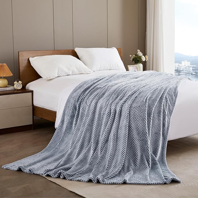Exclusivo Mezcla Fleece Bed Blanket Queen Size, Super Soft and Warm Blankets for Couch, Sofa and Bed Waffle Textured, Cozy, Fuzzy and Lightweight (Heather Navy Blue, 90x90 Inches)