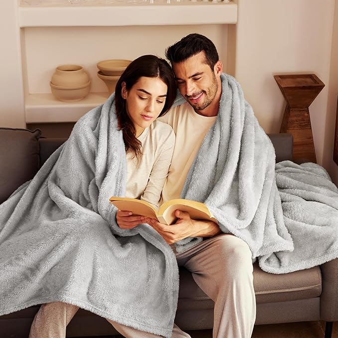 Exclusivo Mezcla Plush Fuzzy Fleece Bed Blanket Queen Size, Super Soft, Fluffy and Warm Blankets for Couch, Bed, All Season (Light Grey, 90x90 Inches)