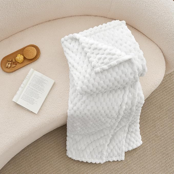 BEDELITE Fleece Blanket, Large Queen Size for Bed, 3D Jacquard Decorative White Fuzzy Blanket, Soft and Cozy Warm Plush FluffyThrow All Seasons Suitable, 90x90Inches