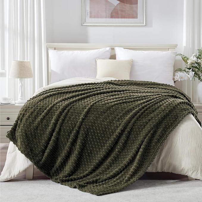 EXQ Home Fleece Blanket Queen Size for Couch or Bed - 3D Imitation Turtle Shell Jacquard Decorative Blankets - Cozy Soft Fuzzy Flannel Blanket Suitable for All Seasons(90"×90",Moss Green)