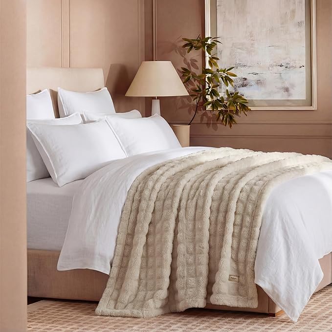 Bedsure 3D Fleece Bubble Blanket - GentleSoft Beige King Blanket for Bed Sofa Room Decor - Luxury Soft Cozy Gifts for Kids Girls, Lightweight, All Seasons, Beige, 108"×90"