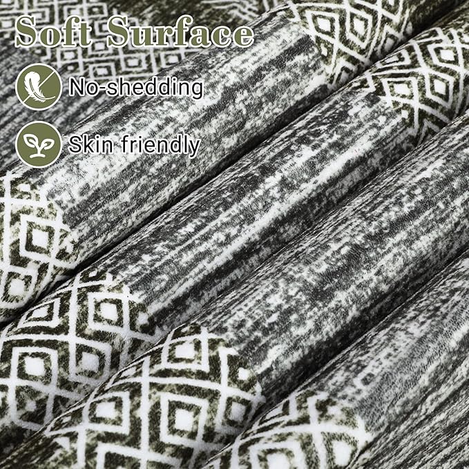 GarveeHome Modern Geometric Area Rug 5x7 Distressed Bordered Rug Washable Non Slip Floor Carpet Non Shedding Thin Rug, Soft Low Pile Rug, Contemporary Green Rug for Dining Room, Living Room