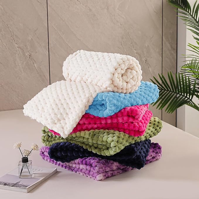 Exclusivo Mezcla Fleece Throw Blanket for Couch, Extra Large Fuzzy Blue Bed Blankets, Soft Cozy Plush Sofa Throws for All Seasons, 50x70 Inches