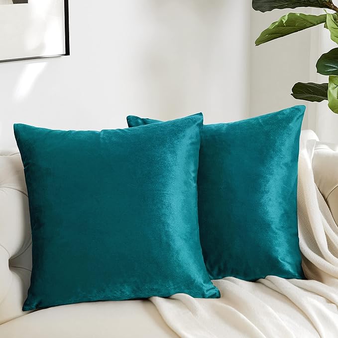 GIGIZAZA Décor Throw Couch Pillow Covers,Set of 2 Sofa Cushion Teal Peacock Green Pillow Covers,20 x 20 Pillow Velvet Cushion Covers