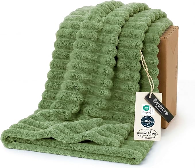 Bedsure GentleSoft Reseda Fleece Twin Blanket for Couch - Super Soft Cozy Blankets for Women, Cute Small Throws for Girls, 60x80 Inches
