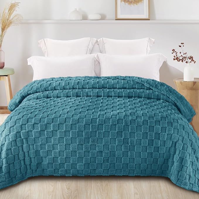 Exclusivo Mezcla Twin Size Flannel Fleece Blanket, Super Soft and Warm Lightweight Checkered Pattern Blanket for All Seasons, 60x80 Inches, Slate Blue