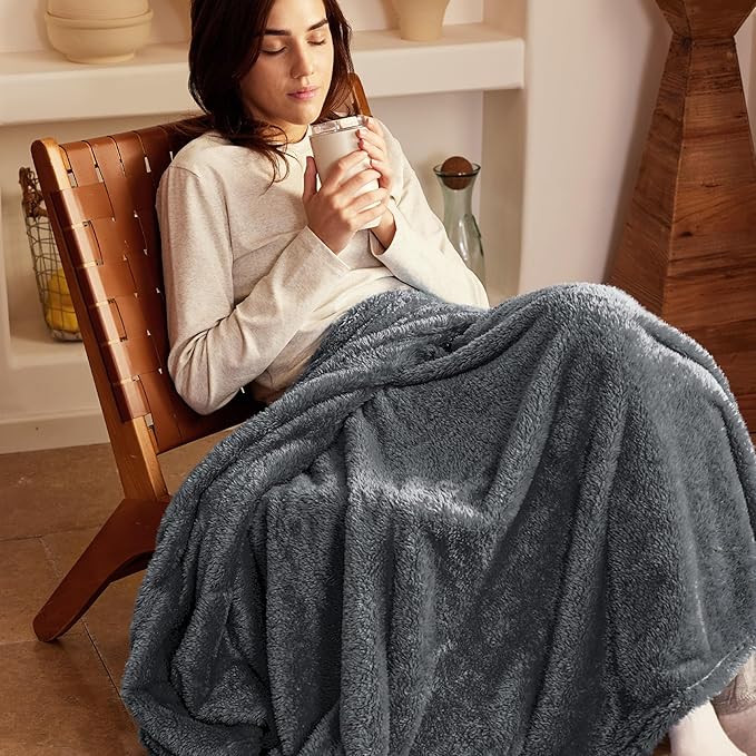 Exclusivo Mezcla Plush Fuzzy Fleece Throw Blanket Extra Large, Super Soft, Fluffy and Warm Blankets for Couch, Bed, All Season (Dark Grey, 50x70 inches)