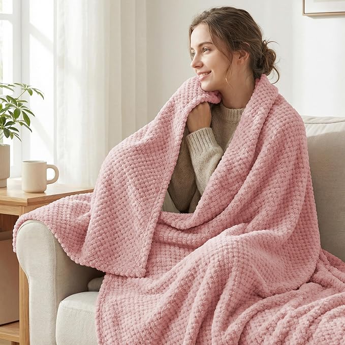 Exclusivo Mezcla Fleece Bed Blanket Twin Size, Super Soft and Warm Blankets for Couch, Sofa and Bed Waffle Textured, Cozy, Fuzzy and Lightweight (Dusty Pink, 90x66 Inches)