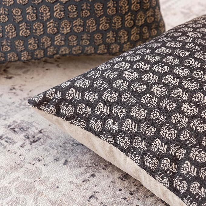 Foindtower Set of 2 Decorative Neutral Floral Print Throw Pillow Covers Vintage Accent Farmhouse Cushion Covers Boho Home Decor for Sofa Couch Chair Bedroom Living Room,18×18 Inch,Black