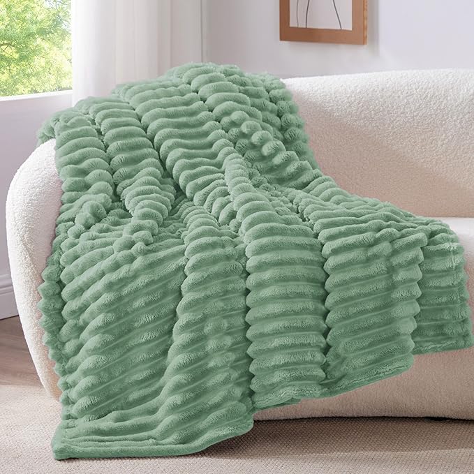 BEDELITE Fleece Green Throw Blanket for Couch - 300GSM Soft & Warm Fluffy Green Blanket, Decorative and Giftable Striped Blankets for Women, Men, 50"x60"