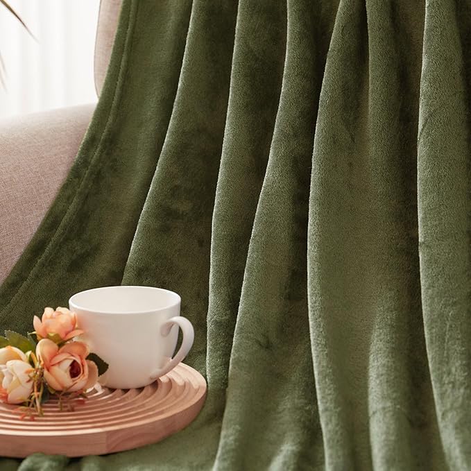 Exclusivo Mezcla Fleece Blankets Queen Size for Bed, Super Soft and Warm, All Season, Cozy, Plush, Lightweight, 90x90 Inches, Olive Green