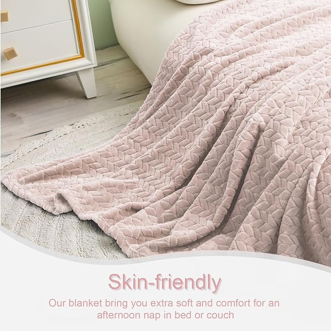 Exclusivo Mezcla Fleece Twin Size Blanket for Bed, 60x80 Inches Soft Cozy Jacquard Flannel Blankets, Lightweight Fuzzy Plush Warm for Women, Camel