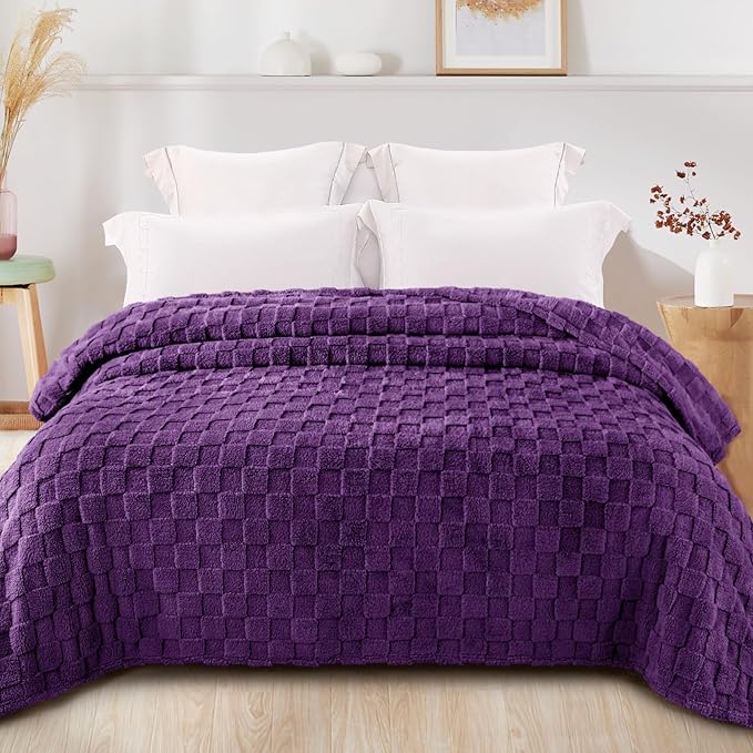 Exclusivo Mezcla Queen Size Flannel Fleece Blanket, Super Soft and Warm Lightweight Checkered Pattern Blankets for All Seasons, 90x90 Inches, Purple