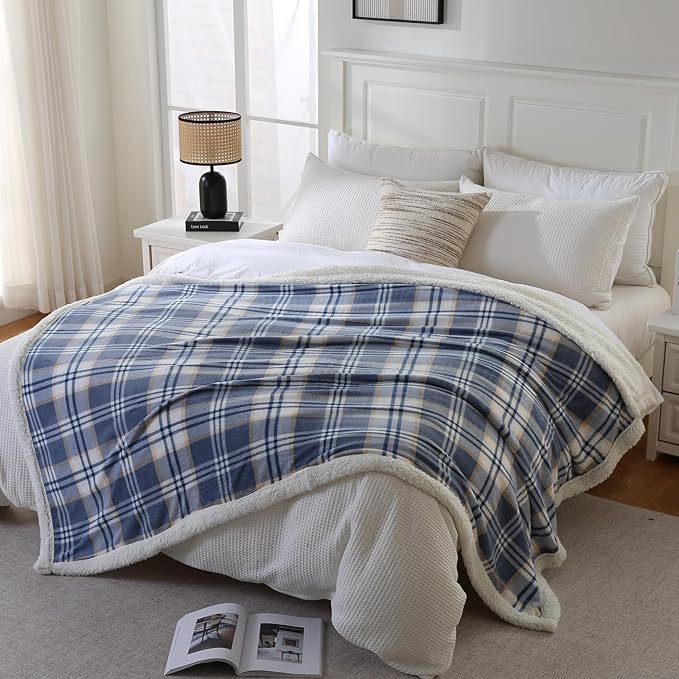 PU MEI Sherpa Blanket Queen Plaid Thick Bed Blanket, 80”*90” Super Soft Flannel Fuzzy Fleece Reversible Velvet Plush Warm Blanket for Couch (Blue White Check)