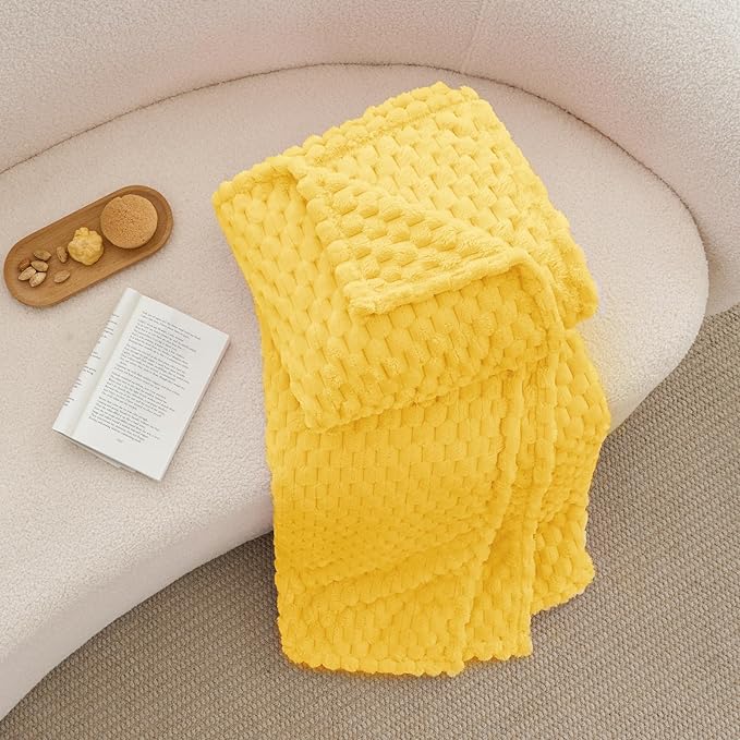 BEDELITE Fleece Blanket - 3D Jacquard Decorative Light Yellow Throw Blankets for Couch & Bed, Soft and Cozy Warm Plush Fluffy Blanket All Seasons Suitable, 50x60Inches