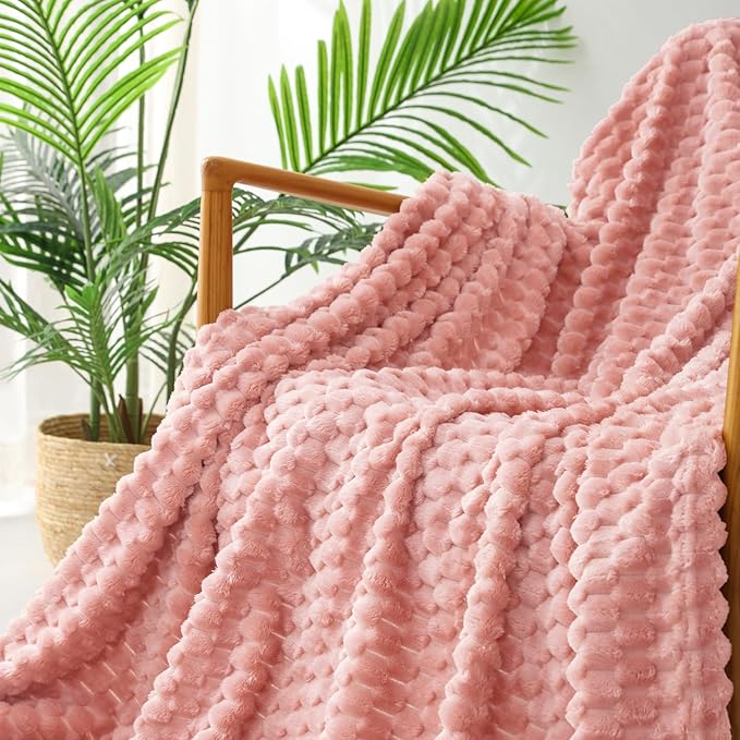 Exclusivo Mezcla Fleece Queen Blanket for Bed, Extra Large Fuzzy Dusty Pink Bed Blankets, Soft Cozy Plush Sofa Throws for All Seasons, 90x90 Inches