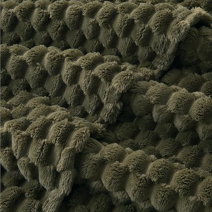EXQ Home Fleece Blanket Queen Size for Couch or Bed - 3D Imitation Turtle Shell Jacquard Decorative Blankets - Cozy Soft Fuzzy Flannel Blanket Suitable for All Seasons(90"×90",Moss Green)