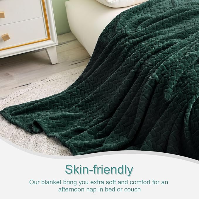 Exclusivo Mezcla Fleece Twin Size Blanket for Bed, 90x66 Inches Soft Cozy Jacquard Flannel Blankets, Lightweight Fuzzy Plush Warm for Women, Forest Green