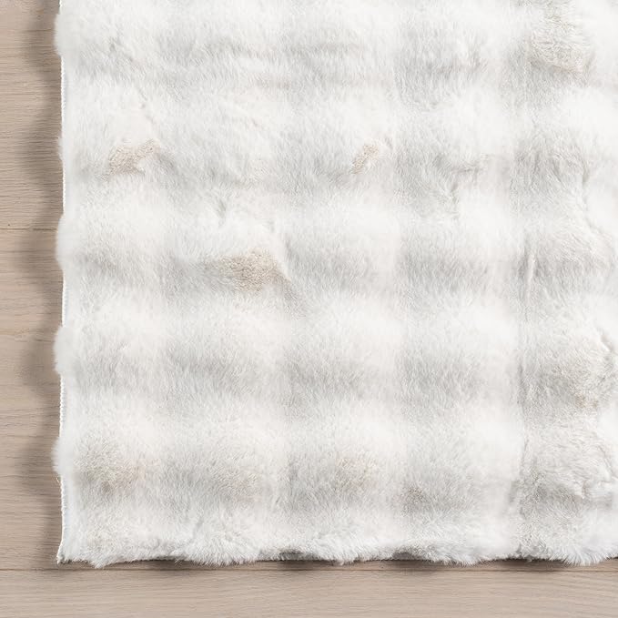 nuLOOM Jeni Off-White, 2' x 3', Solid Faux Rabbit, Fluffy and Cozy, High Traffic, Stain Resistant, Easy Clean, Durable Washable Area Rug for Bedroom, Living Room, Dining, Den, Foyer, Entryway