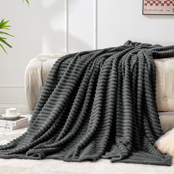 BEDELITE Fleece Blanket Twin Size – 3D Ribbed Jacquard Soft and Warm Decorative Fuzzy Blankets – Cozy, Fluffy, Plush Lightweight Throw Blankets for Couch, Bed, Sofa(Charcoal Grey, 60x80 inches)