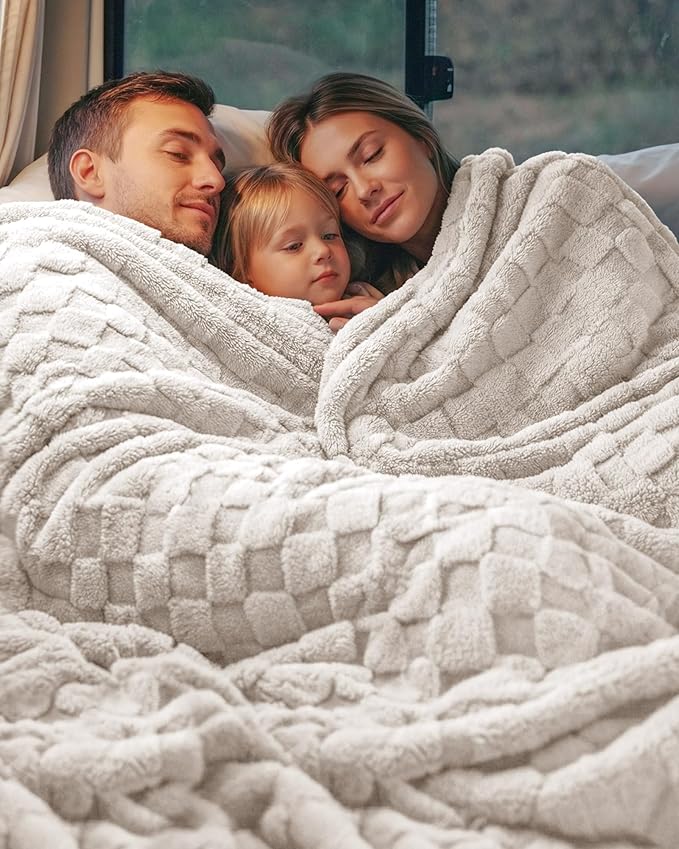 Utopia Bedding Linen Checkered Fleece Throw Blanket for Couch or Bed, Soft Plush Cozy Blanket for Women and Men, Ultra Comfy Travel-Friendly Bed Throws for Relaxation, 50x60 Inches
