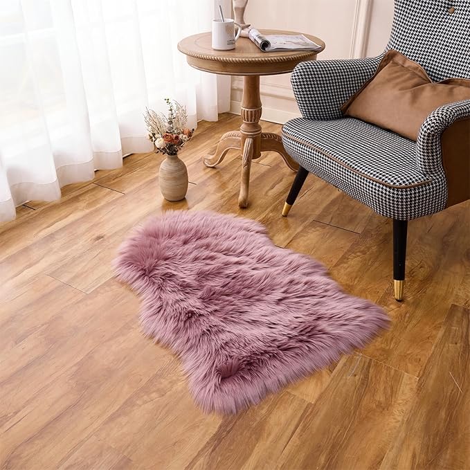 Arbosofe Ultra Soft Faux Fur Rug, Small Area Rugs, Light Purple Fluffy Shaggy Fur Rug for Bedroom & Living Room, Kids Room Decor, 2 x 3 Feet Sheepskin