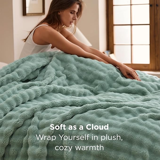 Bedsure 3D Fleece Bubble Blanket - GentleSoft Green King Blanket for Bed Sofa Room Decor - Luxury Soft Cozy Gifts for Kids, Lightweight, All Seasons, Sage Green, 108"×90"