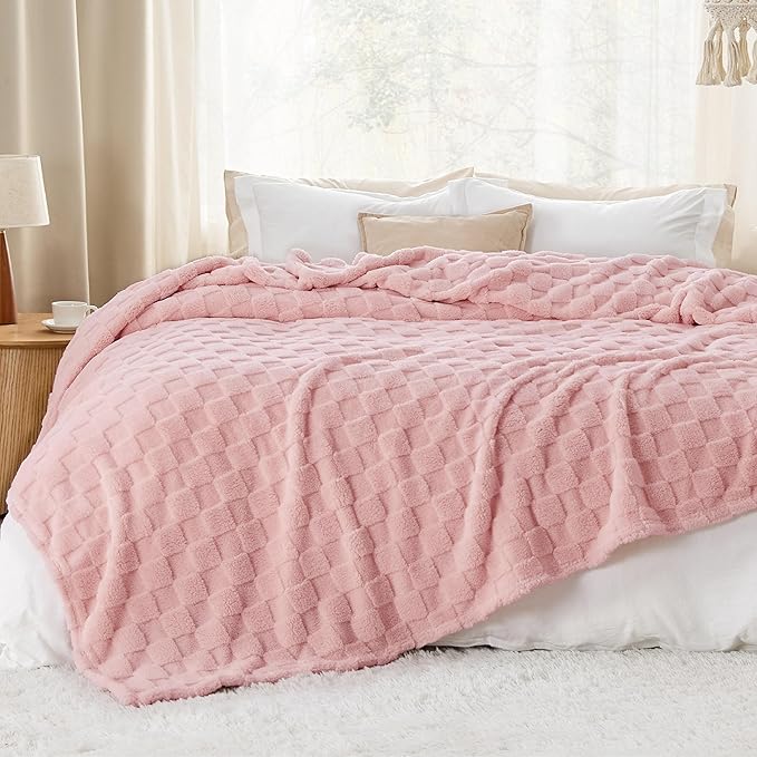 Bedsure GentleSoft King Size Blanket for Bed - Super Soft Cozy Blankets, Large Fuzzy Fleece Throw for Bedroom Decor, Pink,108x90 Inches