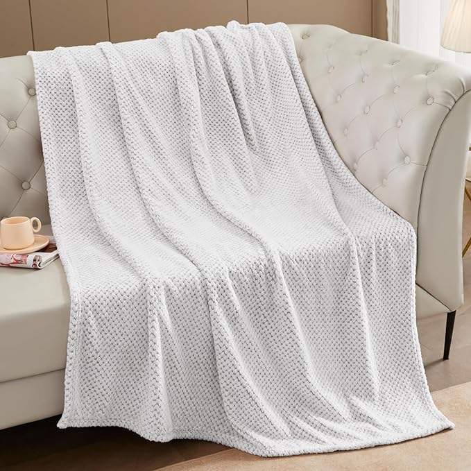 Exclusivo Mezcla Fleece Bed Blanket King Size, Super Soft and Warm Blankets for Couch, Sofa and Bed Waffle Textured, Cozy, Fuzzy and Lightweight (Heather Light Grey, 90x104 Inches)