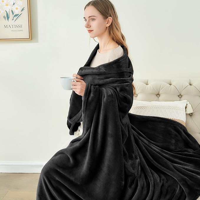 BEDELITE King Size Blanket for Bed, Luxury Plush Cozy Fuzzy Fleece Blanket 108x90 inches, Super Soft Warm Big Lightweight Throw Blanket All Seasons Suitable, Black (Pack of 2)