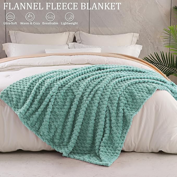 Exclusivo Mezcla Fleece King Blanket for Bed, Extra Large Fuzzy Celadon Bed Blankets, Soft Cozy Plush Sofa Throws for All Seasons, 90x104 Inches