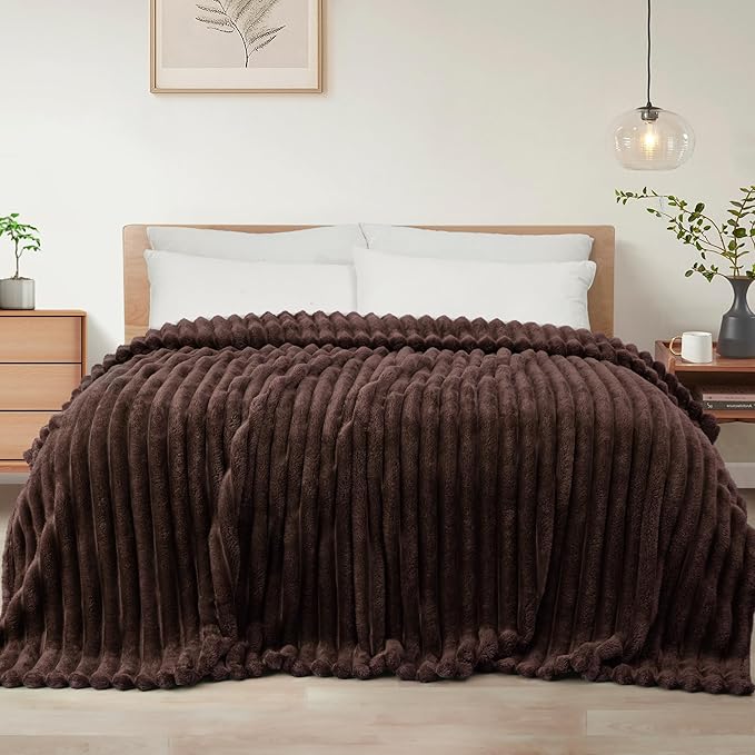 Exclusivo Mezcla King Size Flannel Fleece Blanket, Super Soft Striped Jacquard Bed Blanket, Lightweight Fuzzy Cozy for All Seasons, 90x104 Inches, Coffee