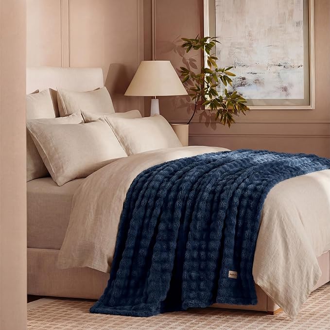 Bedsure 3D Fleece Bubble Blanket - GentleSoft Blue King Blanket for Bed Sofa Room Decor - Luxury Soft Cozy Gifts for Kids Girls, Lightweight, All Seasons, Navy Blue, 108"×90"