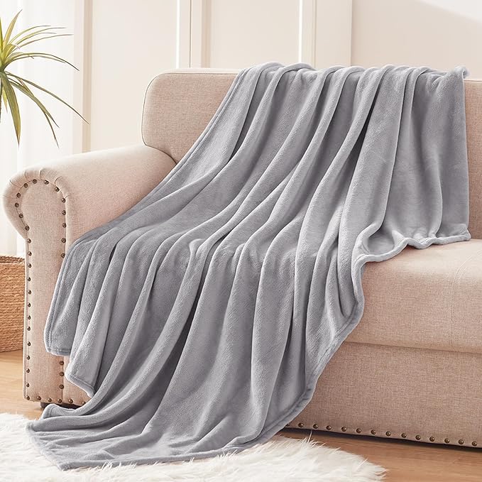 Exclusivo Mezcla Fleece Throw XL Blanket for Couch, Sofa, Super Soft and Warm Light Grey Blankets, All Season, Cozy, Plush, Lightweight, 50x70 Inches