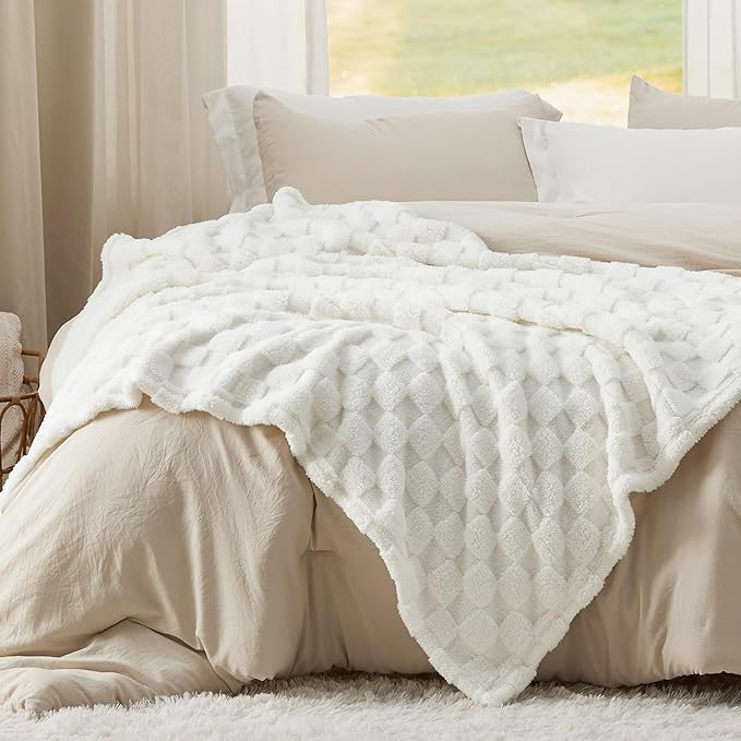 Bedsure GentleSoft White Twin XL Blanket for Bed - Super Soft Cozy Fleece Blankets for Kids, Cute Throws for Girls, Dorm Room Essentials for Girls Teens Back to School, 66x90 Inches