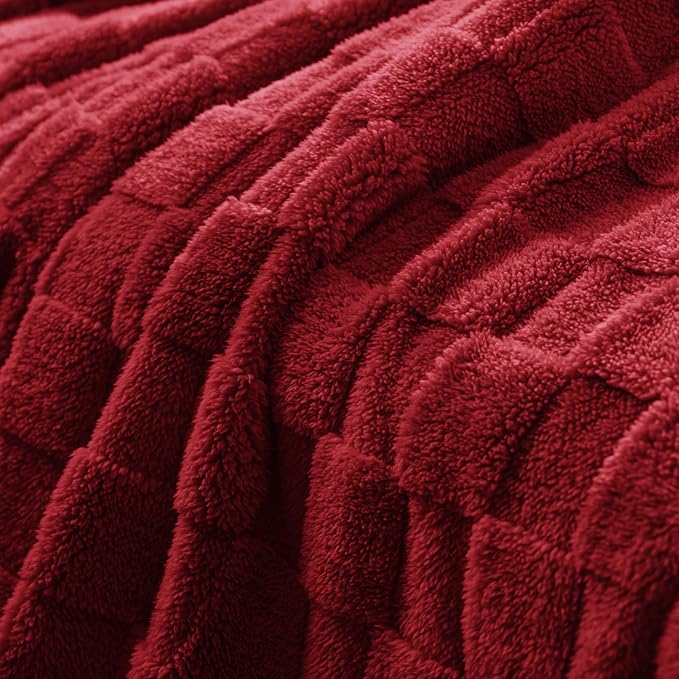 Exclusivo Mezcla Twin Size Flannel Fleece Blanket, Super Soft and Warm Lightweight Checkered Pattern Blankets for All Seasons, 60x80 Inches, Deep Red