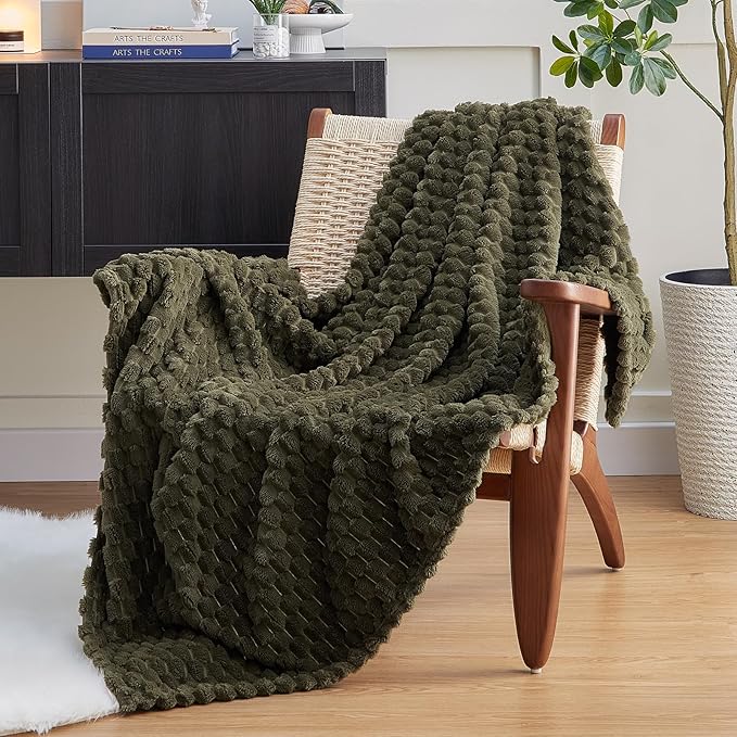 EXQ Home Fleece Blanket Twin Size for Couch or Bed - 3D Imitation Turtle Shell Jacquard Decorative Blankets - Cozy Soft Fuzzy Flannel Blanket Suitable for All Seasons(60"×80",Moss Green)