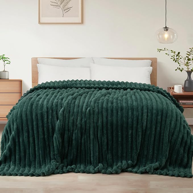 Exclusivo Mezcla Queen Size Flannel Fleece Blanket, Super Soft Striped Jacquard Bed Blanket, Lightweight Fuzzy Cozy for All Seasons, 90x90 Inches, Forest Green
