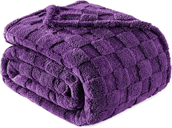 Exclusivo Mezcla King Size Flannel Fleece Blanket, Super Soft and Warm Lightweight Checkered Pattern Blankets for All Seasons, 90x104 Inches, Purple