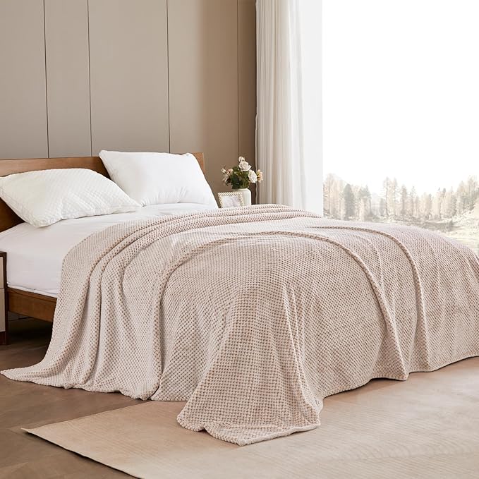 Exclusivo Mezcla Fleece Bed Blanket Queen Size, Super Soft and Warm Blankets for Couch, Sofa and Bed Waffle Textured, Cozy, Fuzzy and Lightweight (Heather Camel, 90x90 Inches)