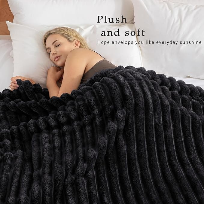 Exclusivo Mezcla Fleece Throw Blanket for Couch, Super Soft Striped Jacquard Bed Blanket, Lightweight Fuzzy Cozy for All Seasons, 50x60 Inches, Black