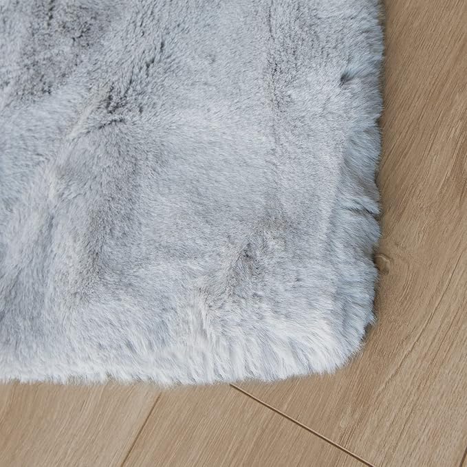 ORINOVA Washable Area Rugs 5x7 Rugs for Living Room Silver Grey Faux Rabbit Fur Rug for Bedroom Faux Sheepskin Rug Teen Room Home Décor