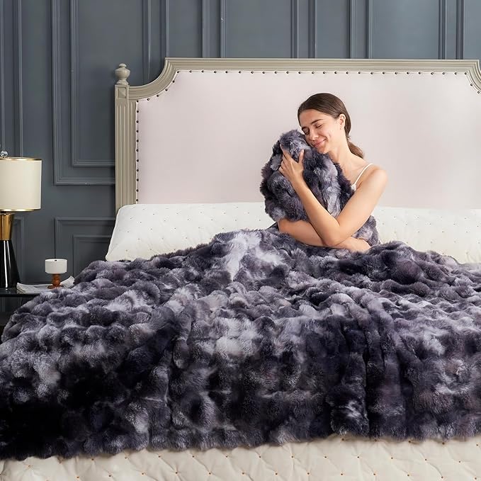 Cozy Bliss Faux Fur Throw Blanket for Bed King Size, Fuzzy Soft Plush Thick Bubble Blanket for Sofa Bedroom Living Room, 108 * 90 Inches Tie Dye Black